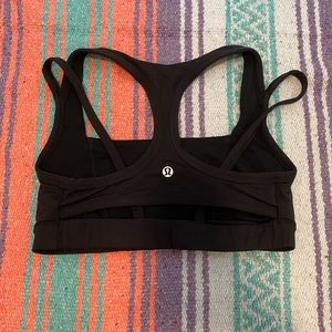 Lululemon black medium support/coverage sports bra size 6